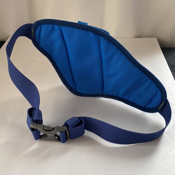 Nathan Triangle Hydration Belt - Picture 5 of 7